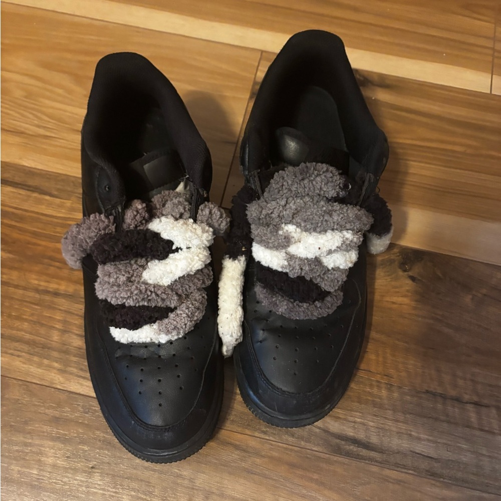 Black Nike Sneakers with Chunky Knit Laces
